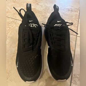 Nike Air Max 270 size 7.5 Black and White
